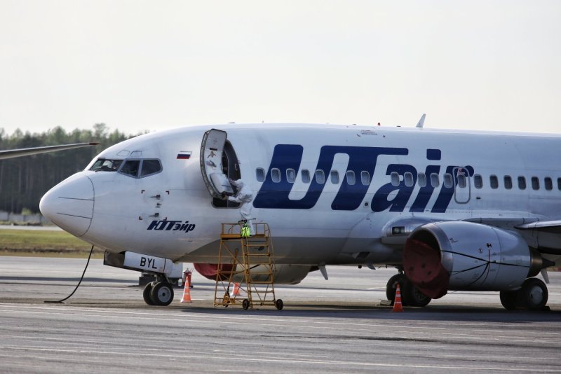 Самолет ЮТЭЙР Нижневартовск Омск
