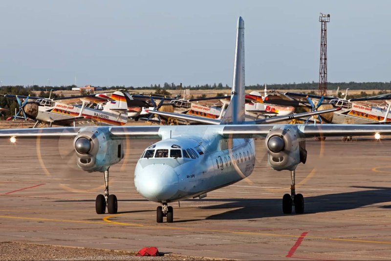 АН-24 пассажирский самолёт