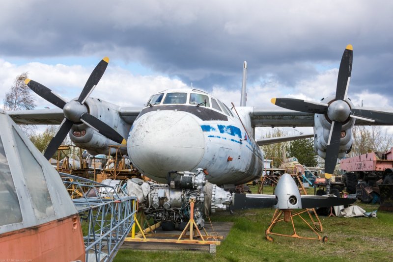 АН-24 пассажирский самолёт кабина