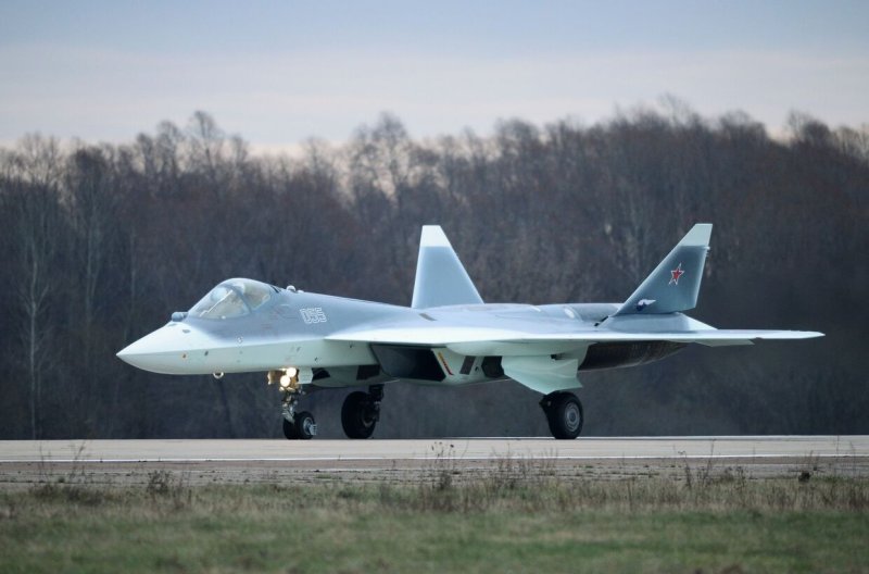 Истребитель пятого поколения Су 57