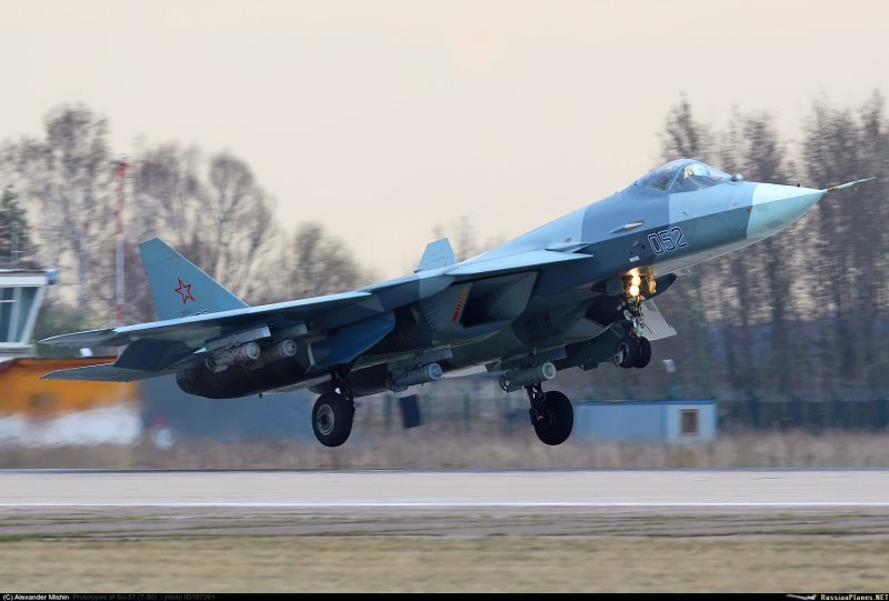 Су-57 истребитель-бомбардировщик