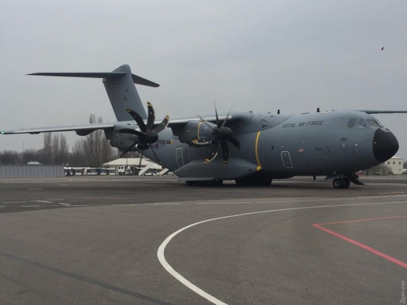A400m самолет военно-транспортный