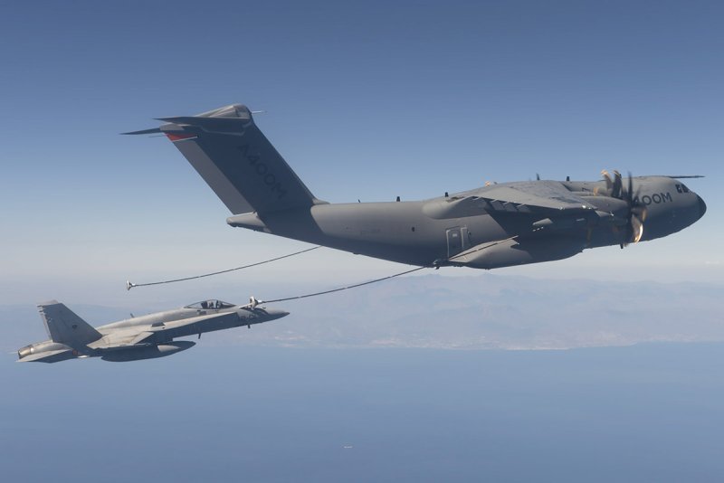 Airbus a400m заправщик