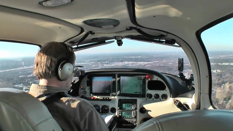 Cirrus sr20 салон