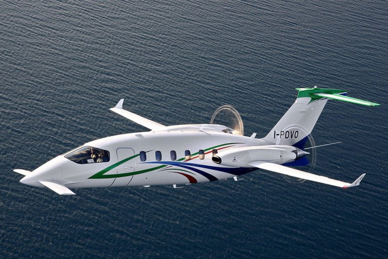 Самолет Piaggio p180 Avanti II