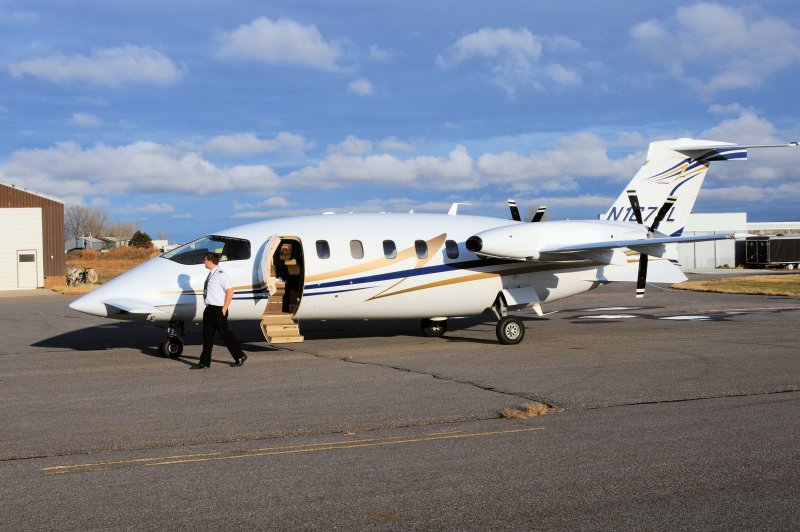 Самолет Piaggio p180 Avanti II