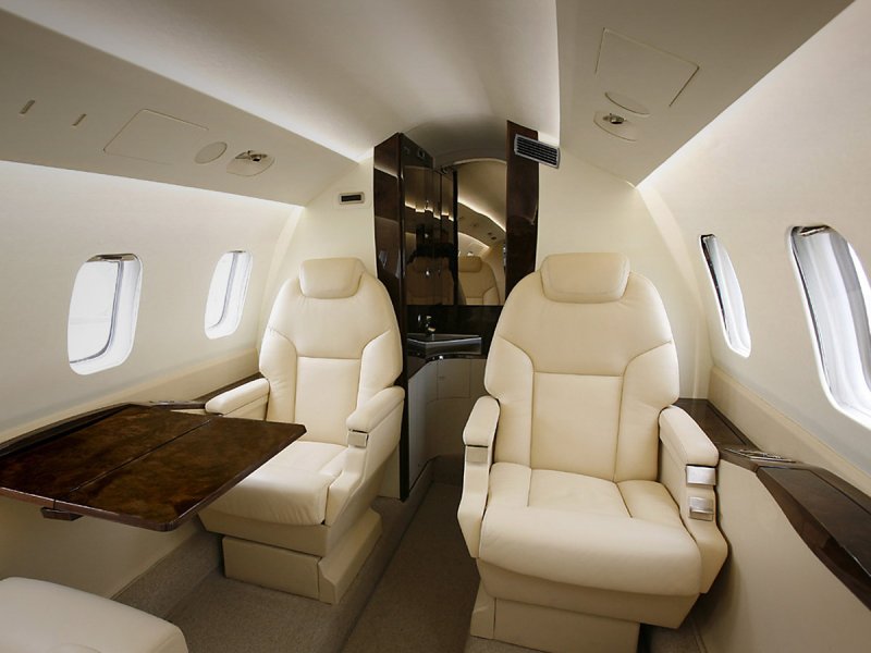 Piaggio p.180 Avanti салон