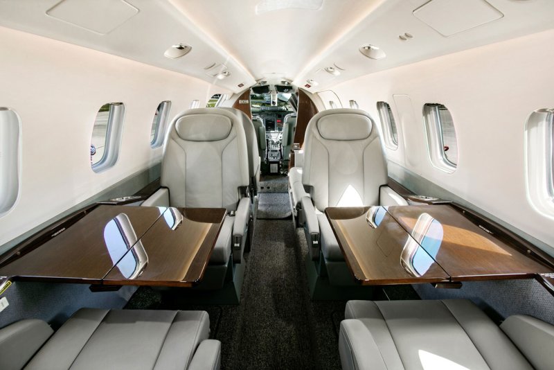 Самолет Piaggio p180 Avanti II