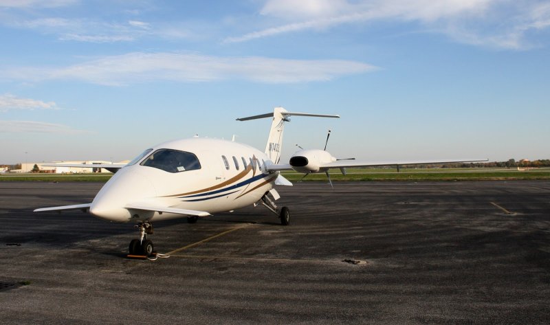 Самолет Piaggio p180 Avanti II