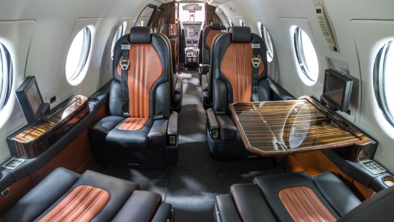 Piaggio p180 Avanti II салон
