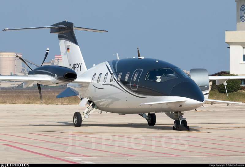 Самолет Piaggio p180 Avanti II