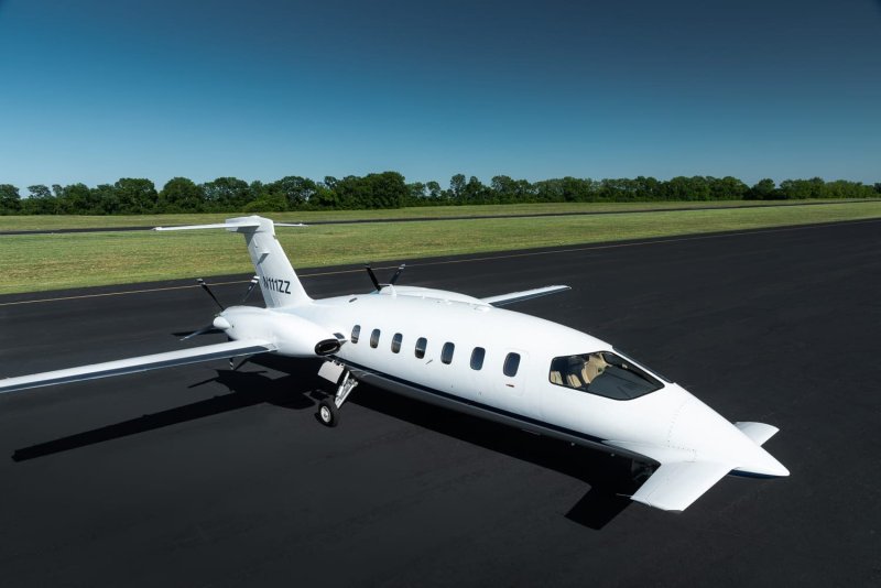 Самолет Piaggio p180 Avanti II