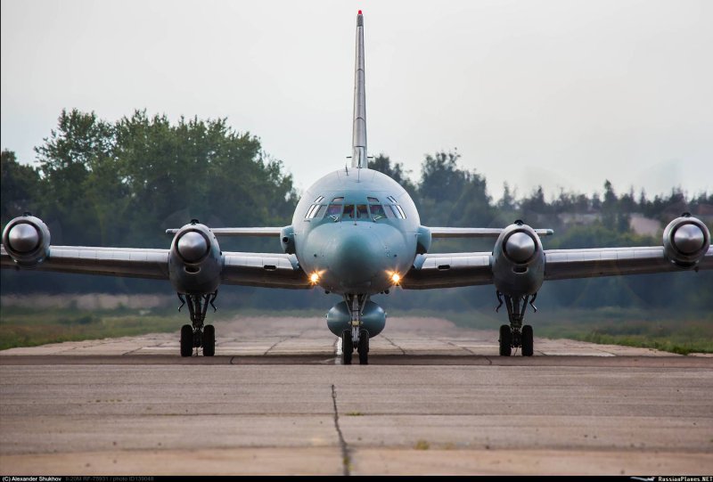 Самолет радиоэлектронной разведки ил-20