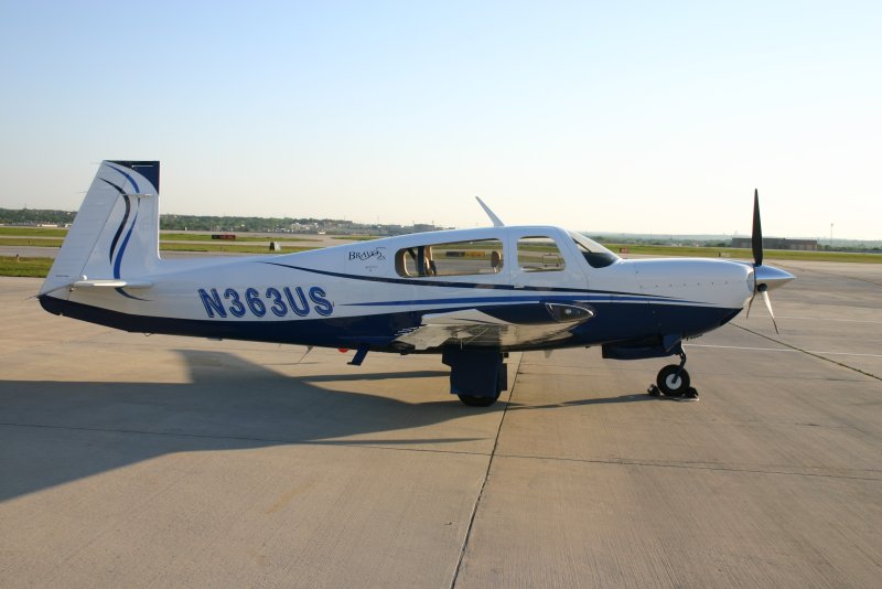Самолет Mooney m20