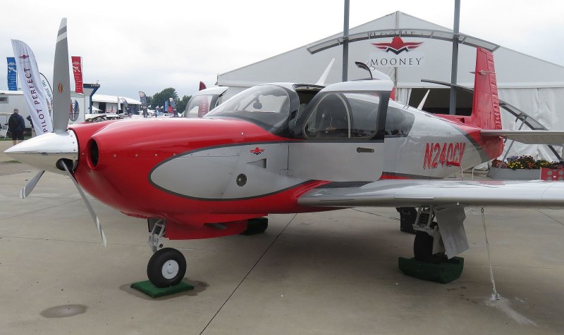 Самолет Mooney m20