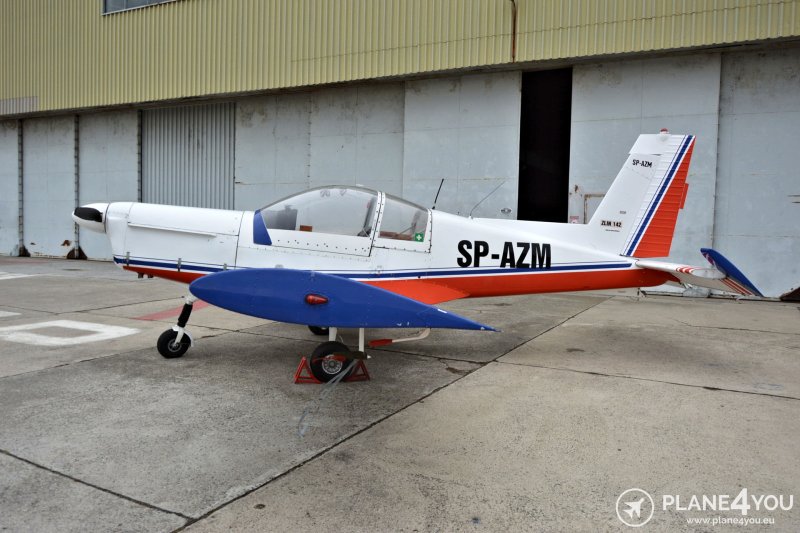 Zlin z-142 четырехместный