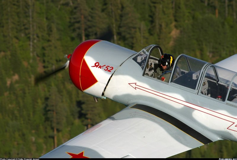 Zlin 142 пилотаж