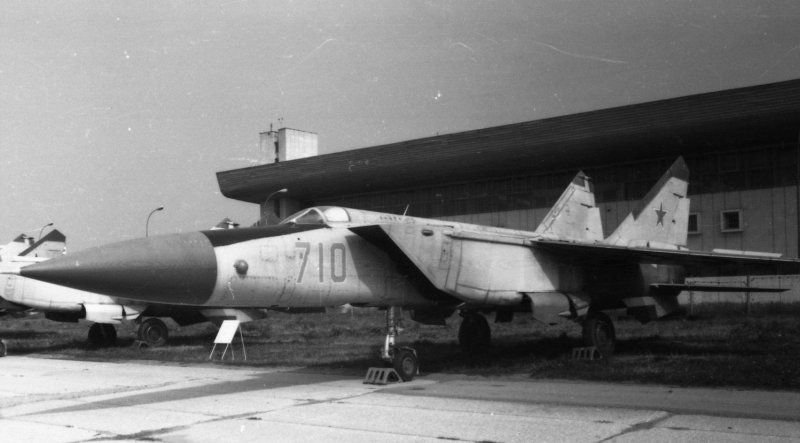 Экспериментальный истребитель-перехватчик е-155м