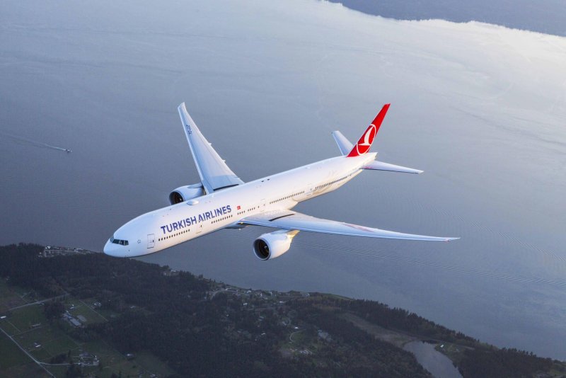 Самолет Туркиш Эйрлайнс Боинг 777