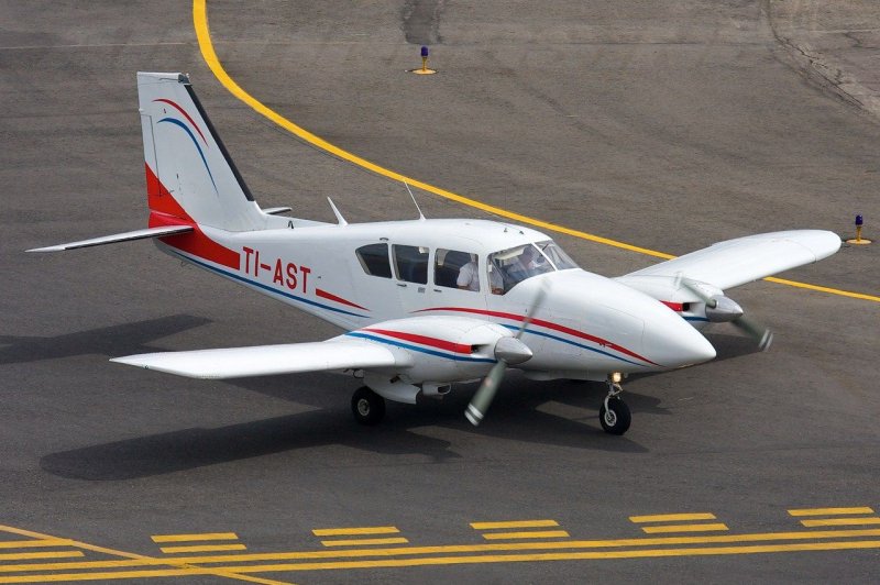 Piper pa-23-250 Aztec