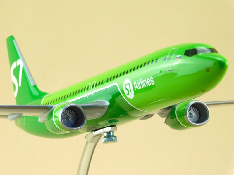 Самолёт s7 Airlines 737