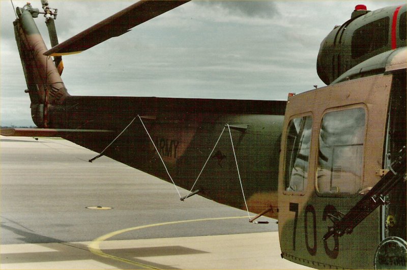 Вертолет ирокез uh-1d Ганшип
