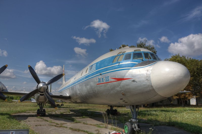 Ил-18 в Жулянах