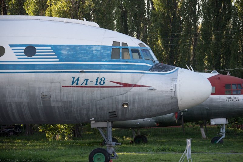 Ил-18 пассажирский самолёт салон