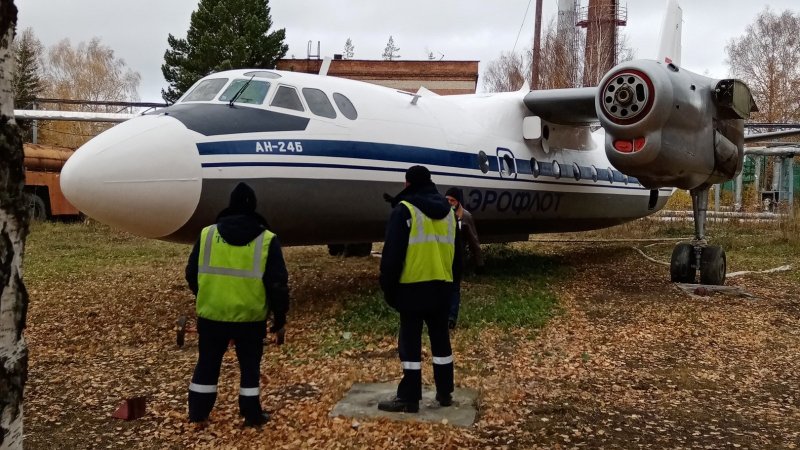 Ан24 в Томском аэропорту