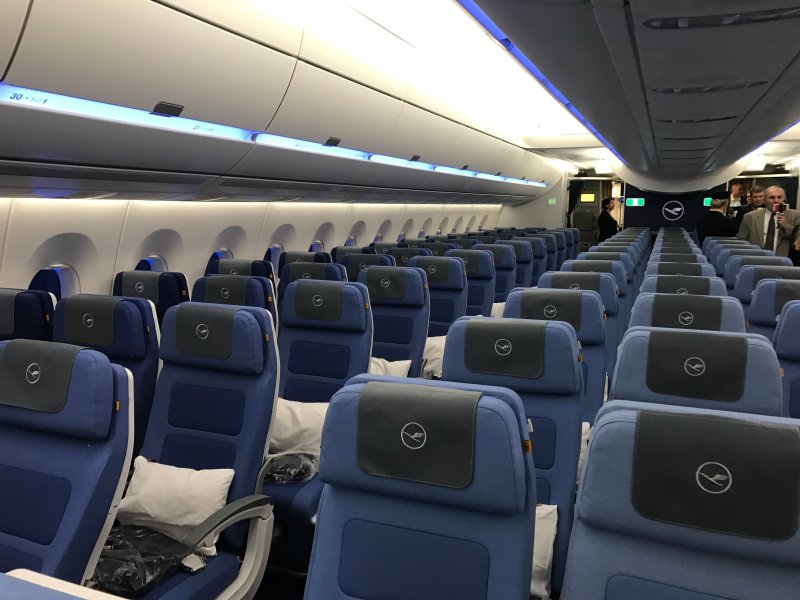 Airbus a350 900 в салоне самолета