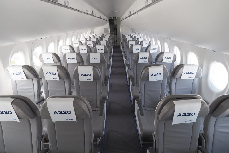 Airbus a220-100 салон