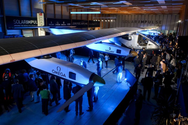 Solar Impulse самолет презентация