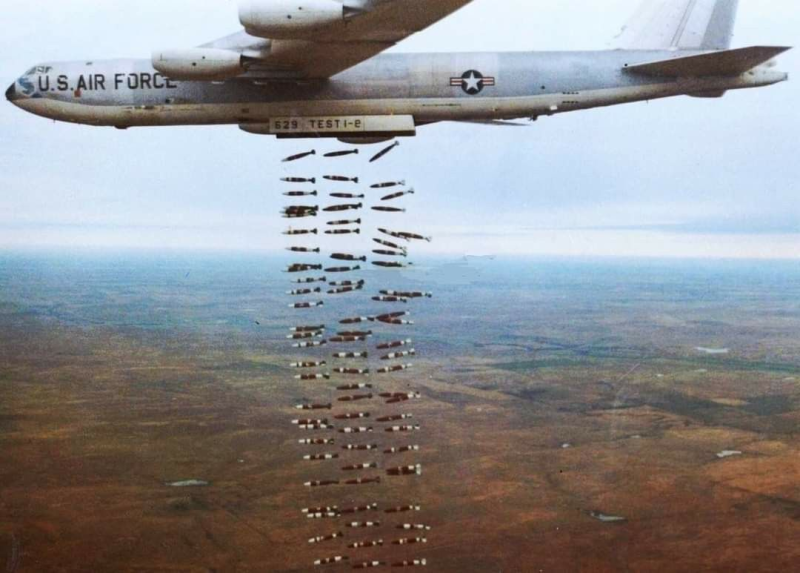 Б-52 бомбардировщик во Вьетнаме