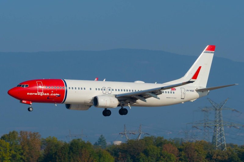 B738 самолет