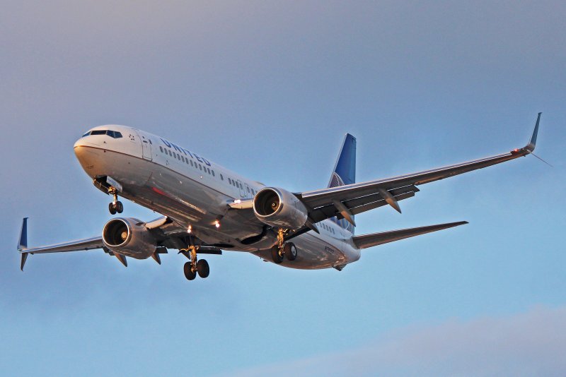 B-737 самолет