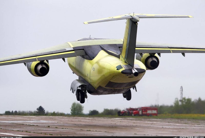Транспортник АН-178.