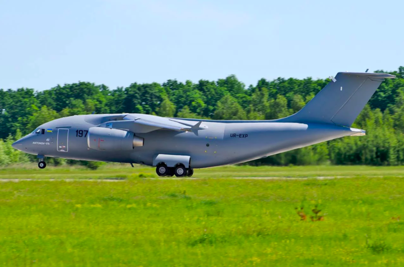 Самолет АН 178