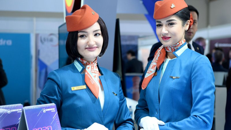 Форма стюардесс в Uzbekistan Airways