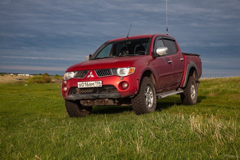 Mitsubishi l200 96