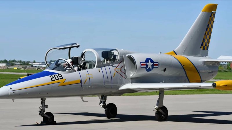 L-29 самолет
