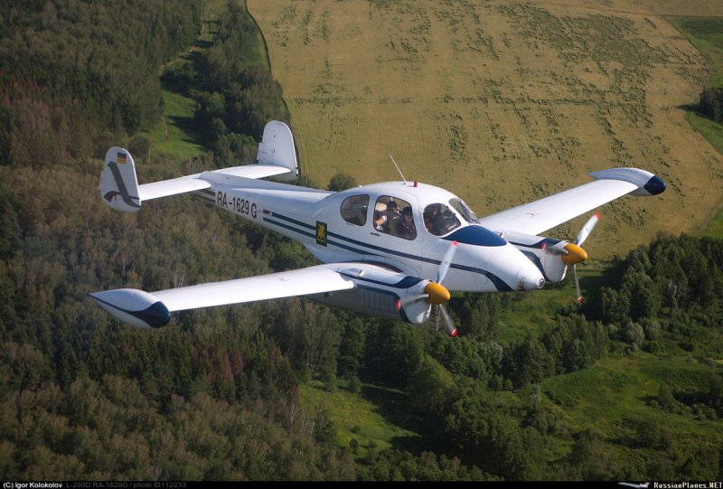 Самолет Let l-200 Morava