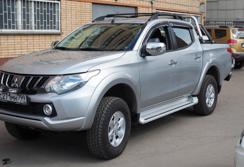 Mitsubishi l200 201