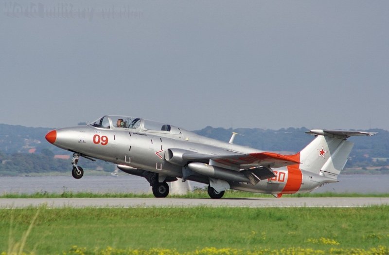Л-29 самолет