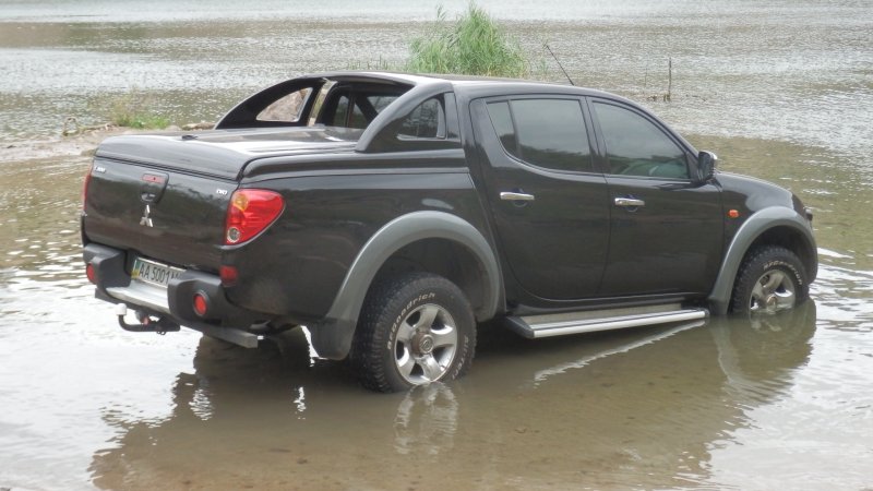 Mitsubishi l200 2023