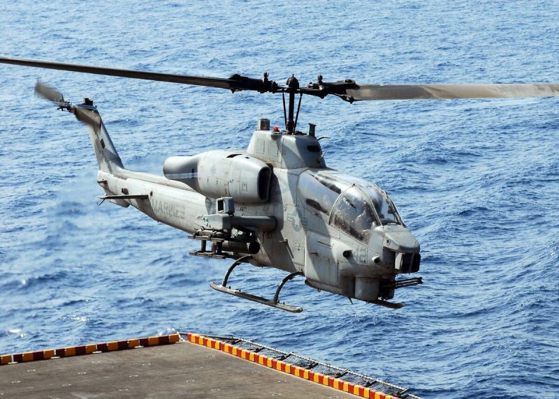 Вертолет Ah-1w "супер Кобра"