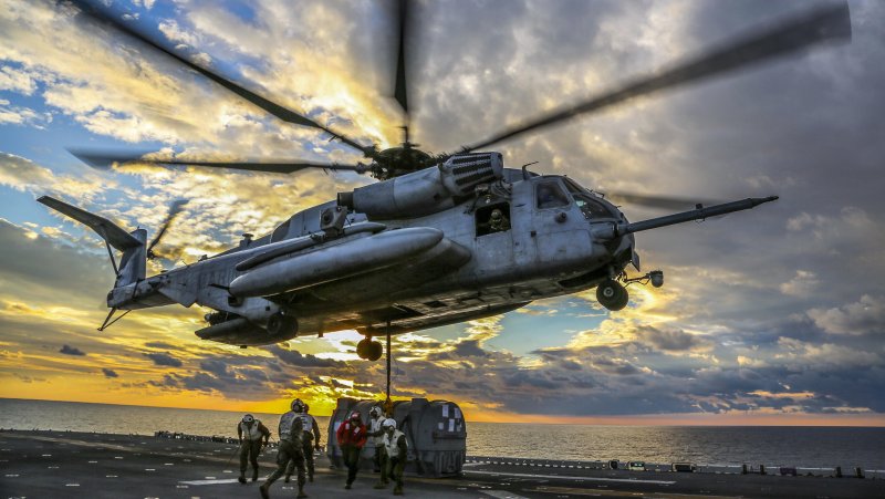 Ch-53e super Stallion Helicopter