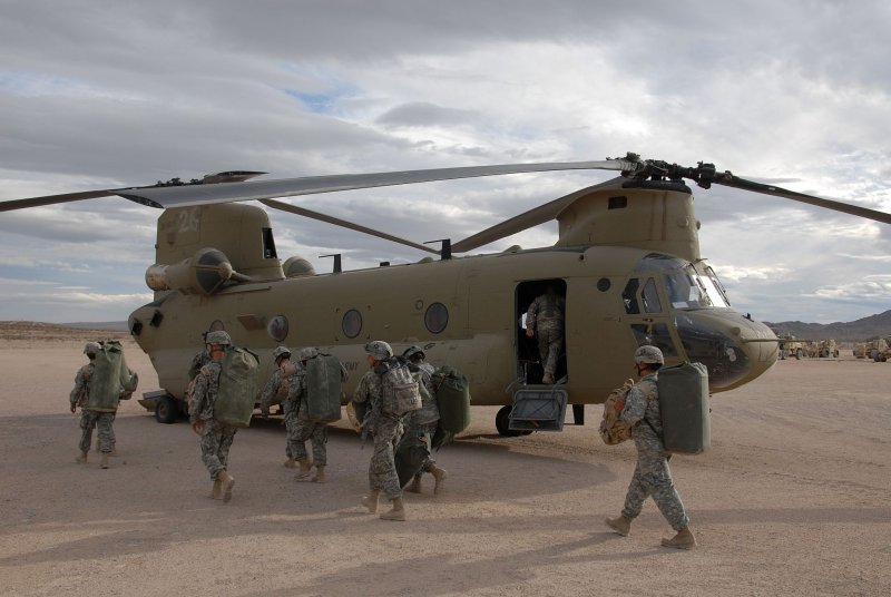 Вертолет Ch-47 Chinook