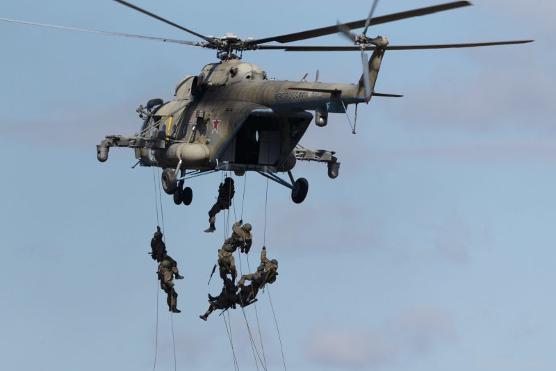 Десантирование с вертолета ми-8