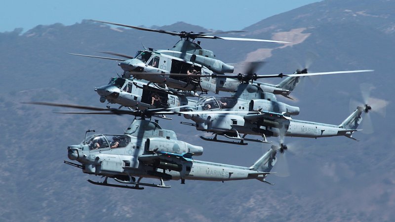 Вертолет Ah-1z Viper