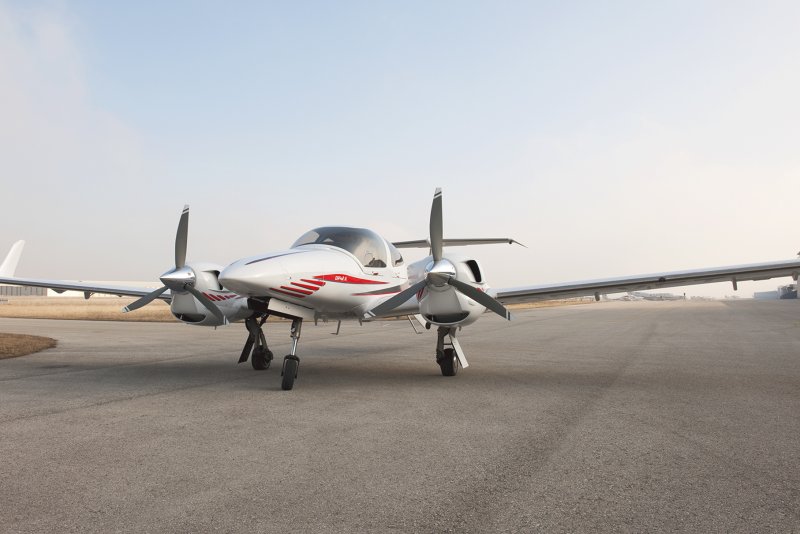 Даймонд твинстар da-42